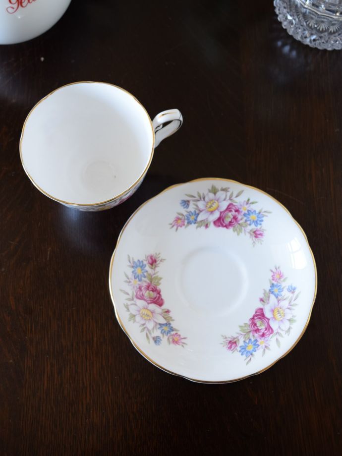 英国アンティークのおしゃれな食器