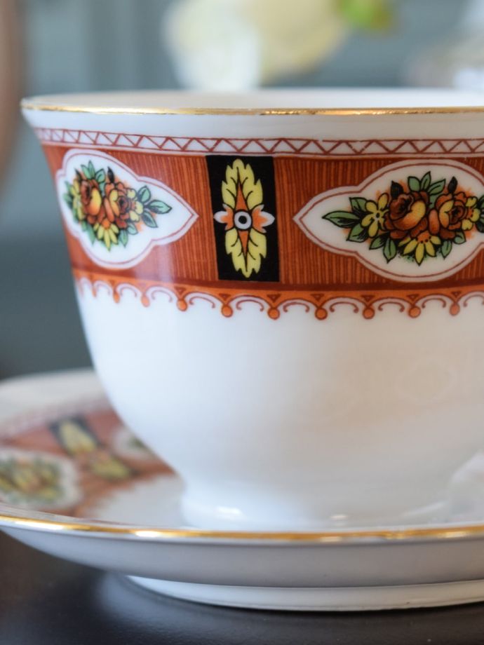 アンティークのカップ＆ソーサー