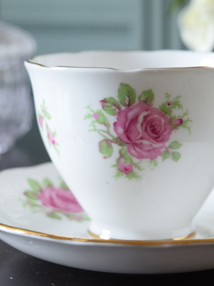 アンティークのカップ＆ソーサー