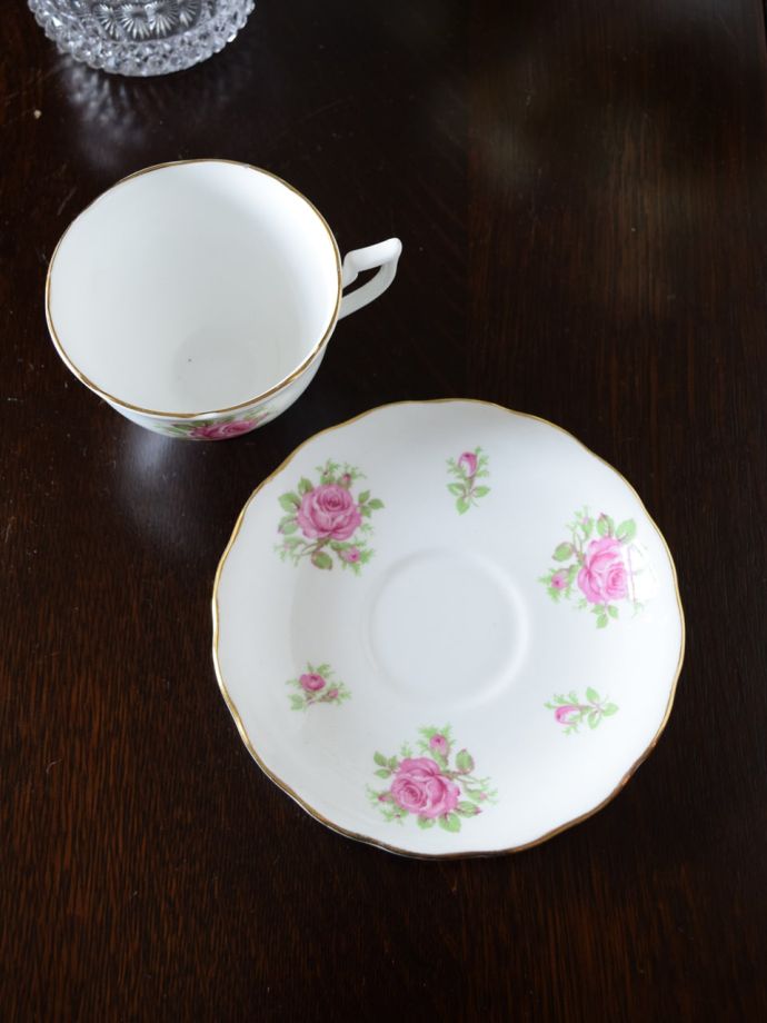 英国アンティークのおしゃれな食器