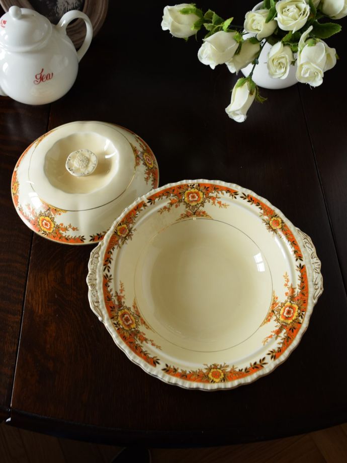 おしゃれなアンティークの食器