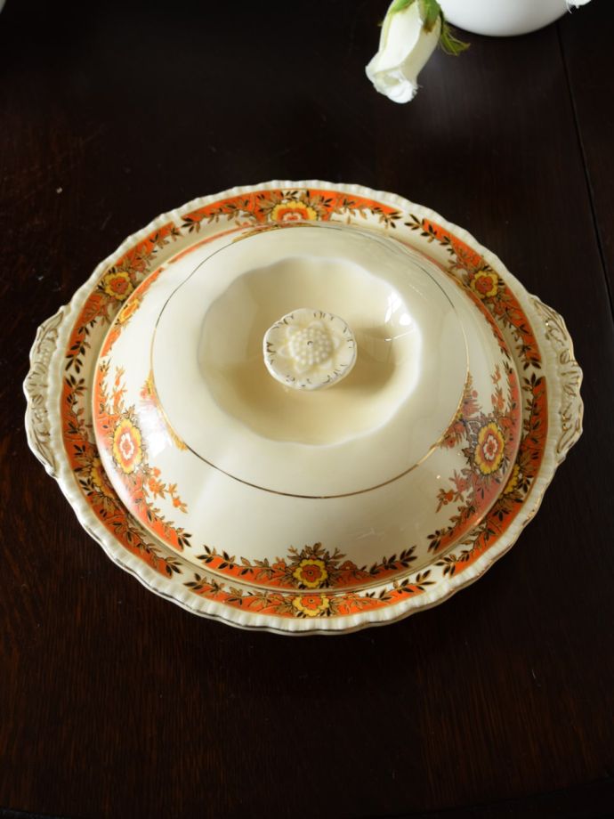 おしゃれなアンティークの食器