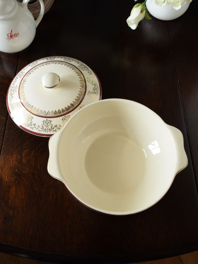 おしゃれなアンティークの食器