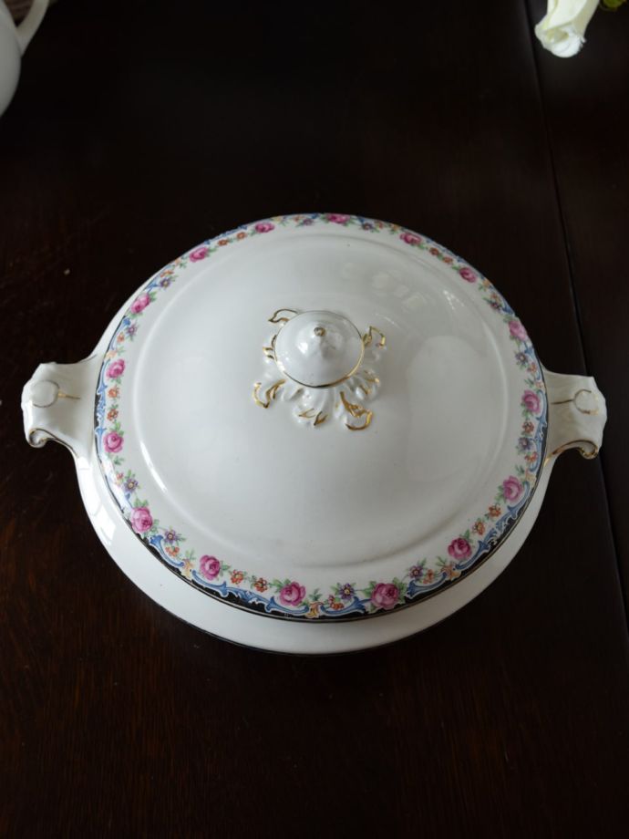 おしゃれなアンティークの食器