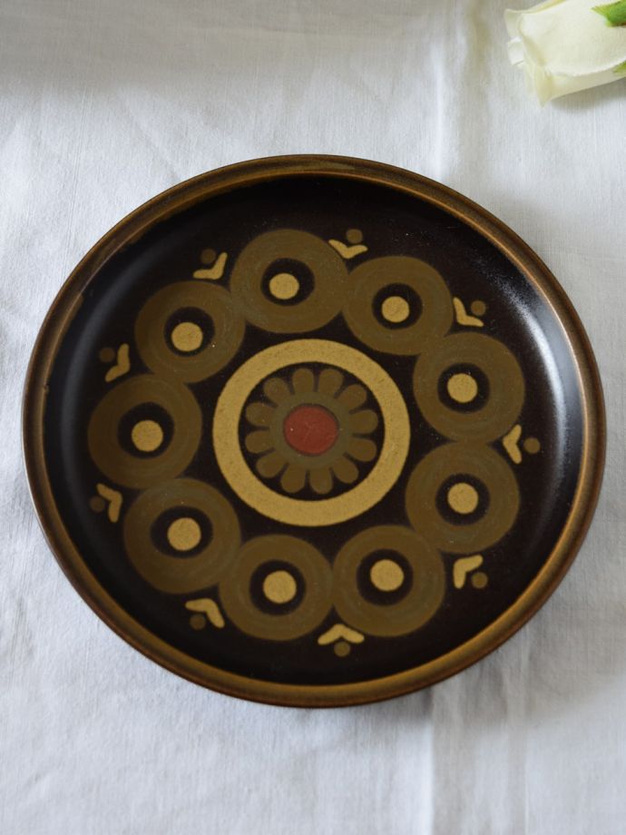 英国アンティークのおしゃれな食器