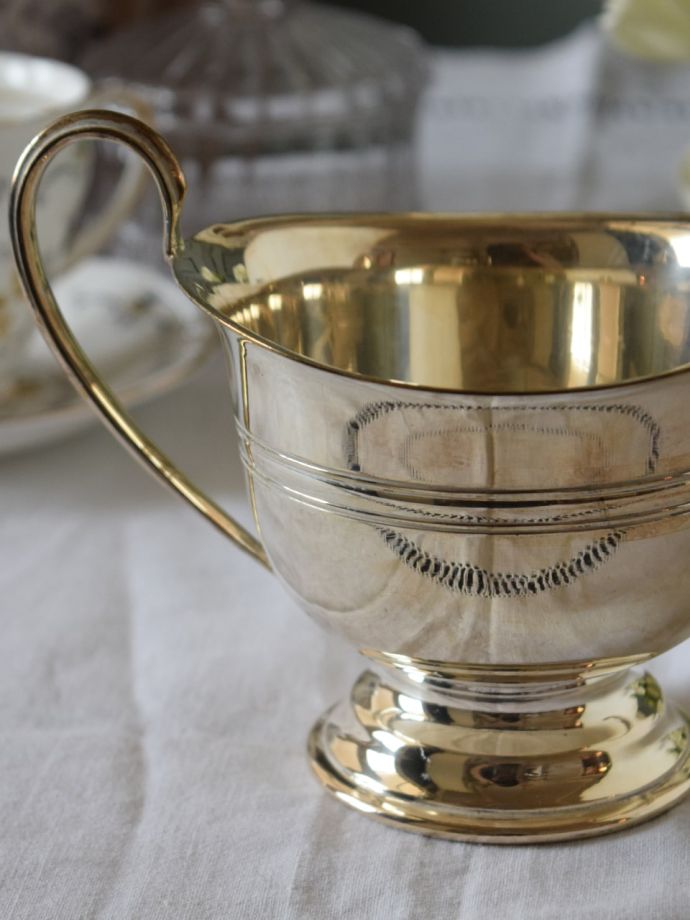 英国アンティークのシルバーシュガーボウル