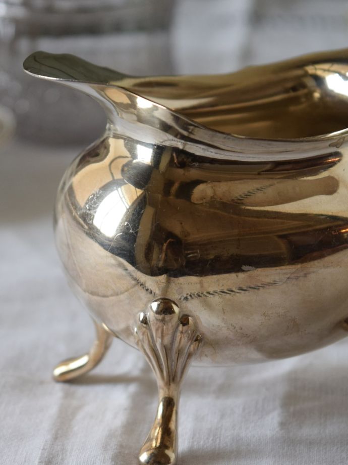 英国アンティークのシルバーミルクピッチャー