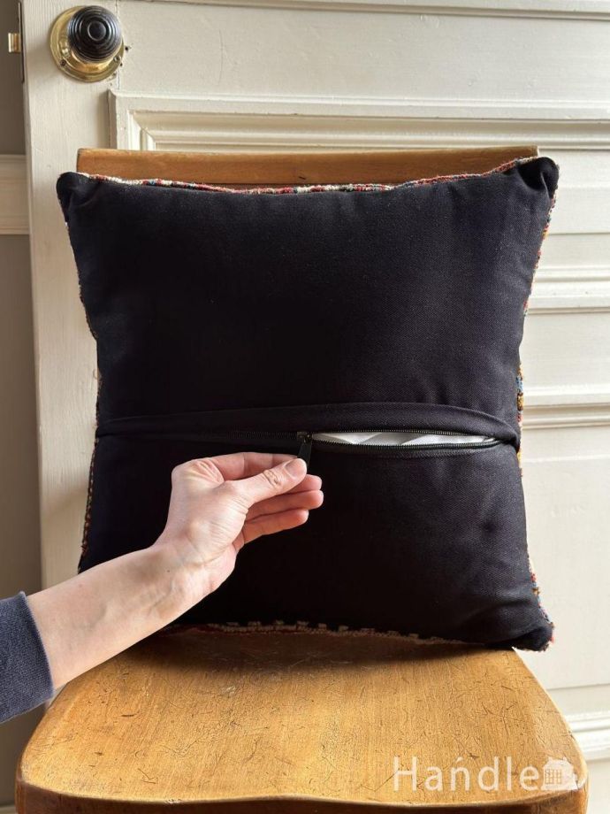 トライバルラグのクッションカバー