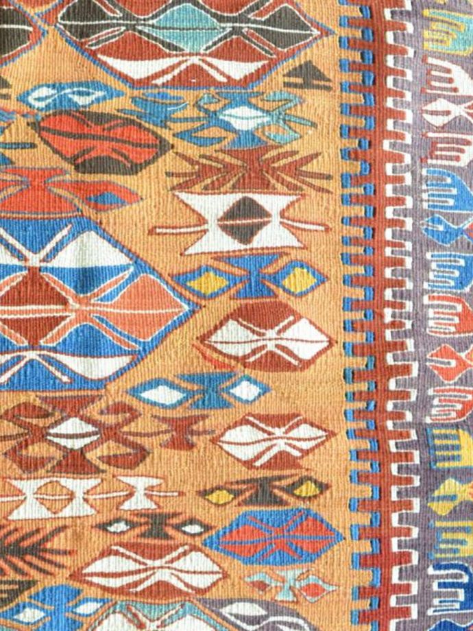 1点もののビンテージキリム