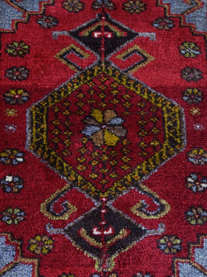 1点もののビンテージ絨毯