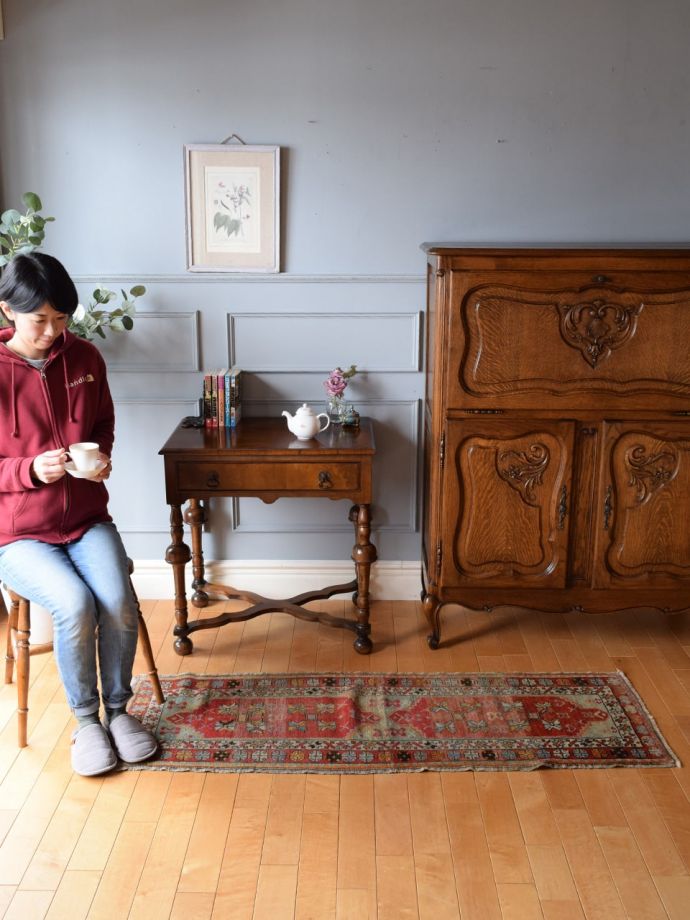 ビンテージのおしゃれな絨毯