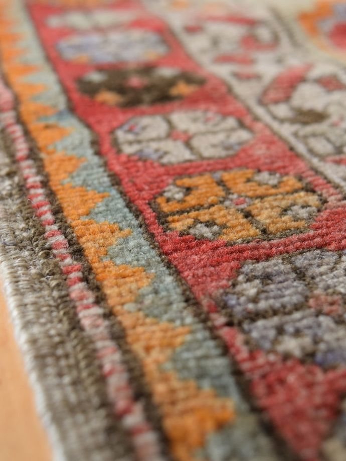 ヴィンテージのトライバルラグ