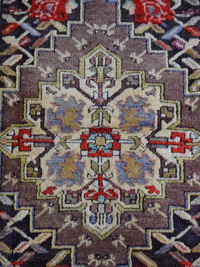 1点もののビンテージ絨毯