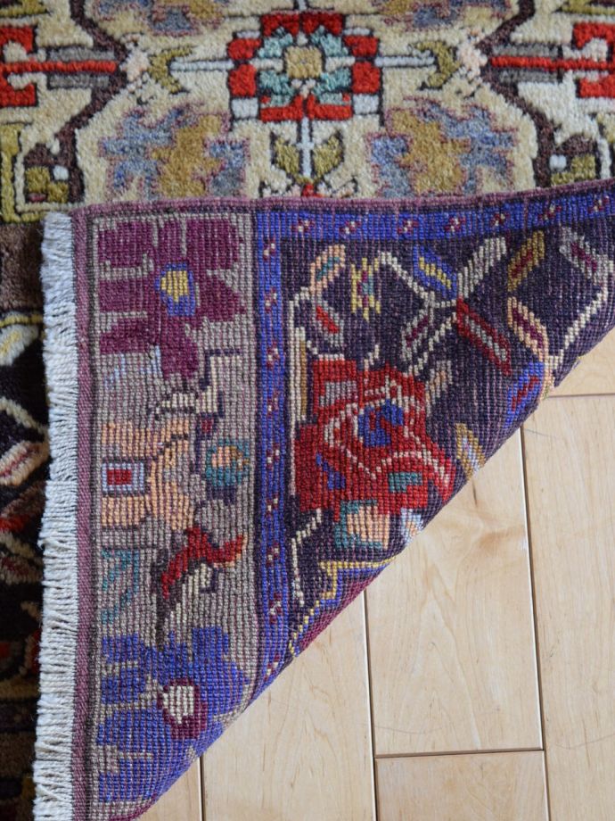 トライバルラグの裏面