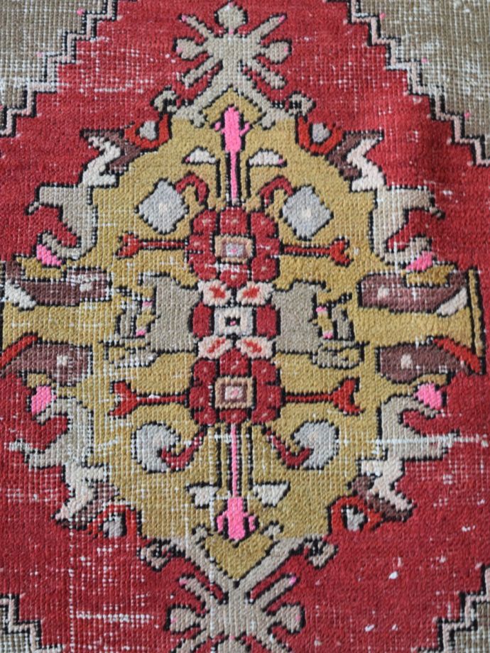 1点もののビンテージ絨毯