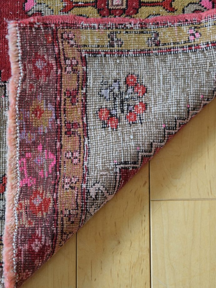 トライバルラグの裏面