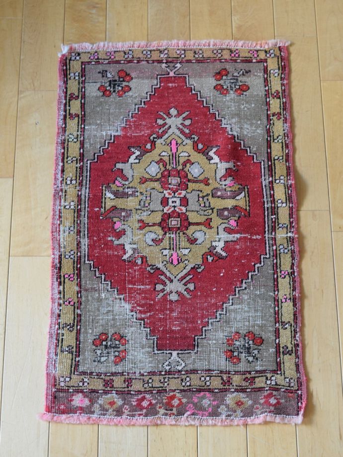 おしゃれなビンテージ絨毯