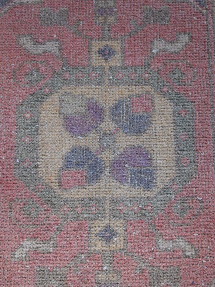 1点もののビンテージ絨毯