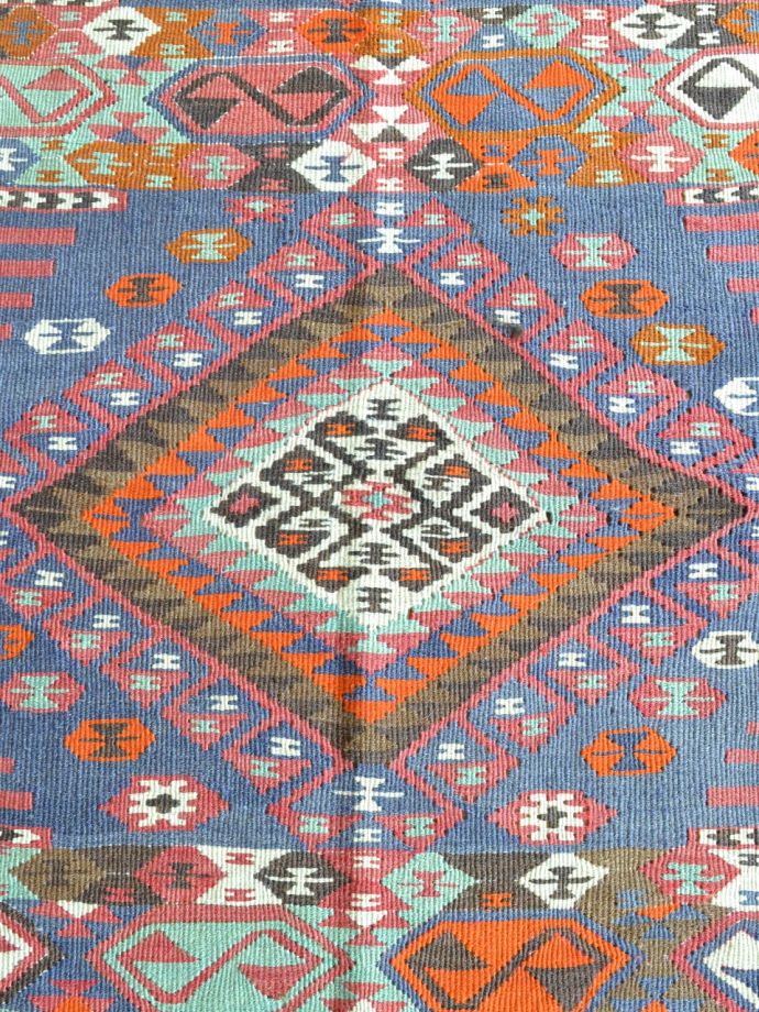 1点もののビンテージキリム