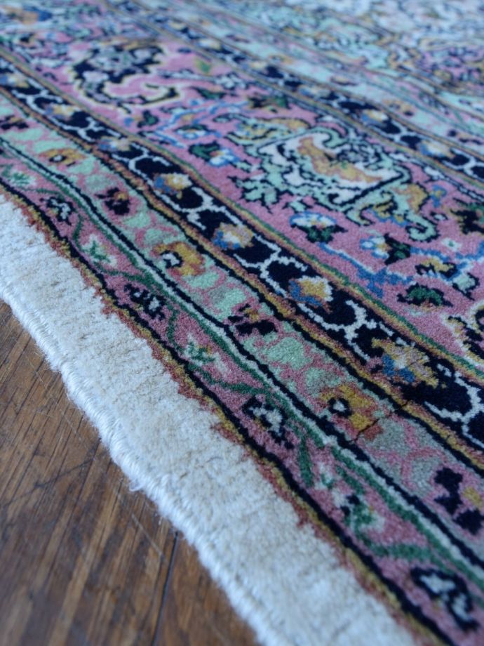 ヴィンテージのトライバルラグ