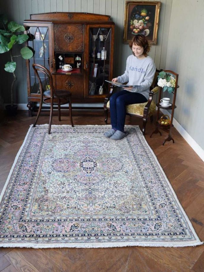 ビンテージのおしゃれな絨毯