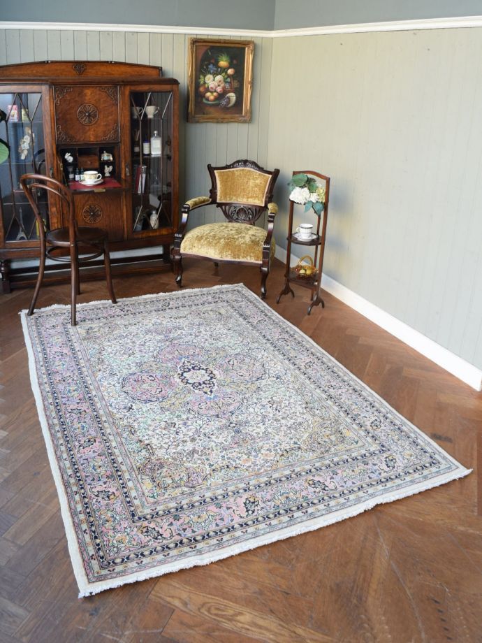 おしゃれなトルコシバスのビンテージ絨毯