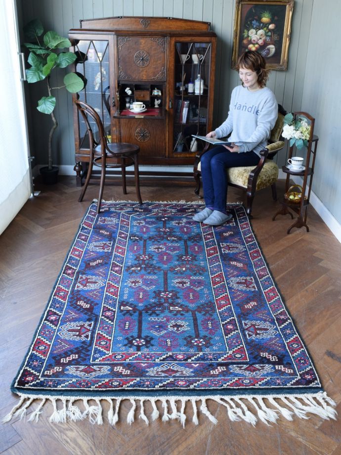 ビンテージのおしゃれな絨毯