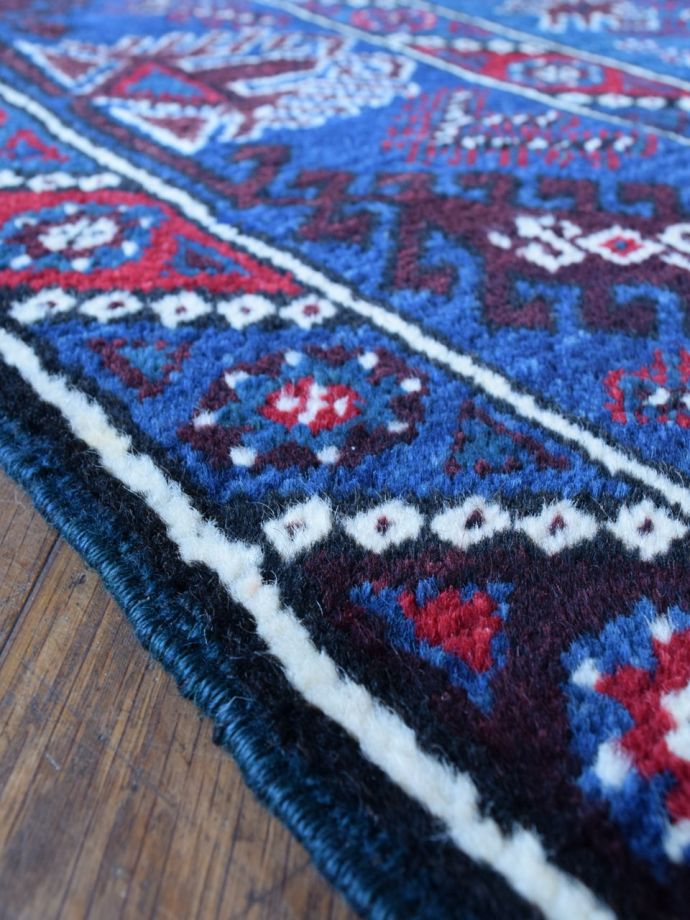 ヴィンテージのトライバルラグ