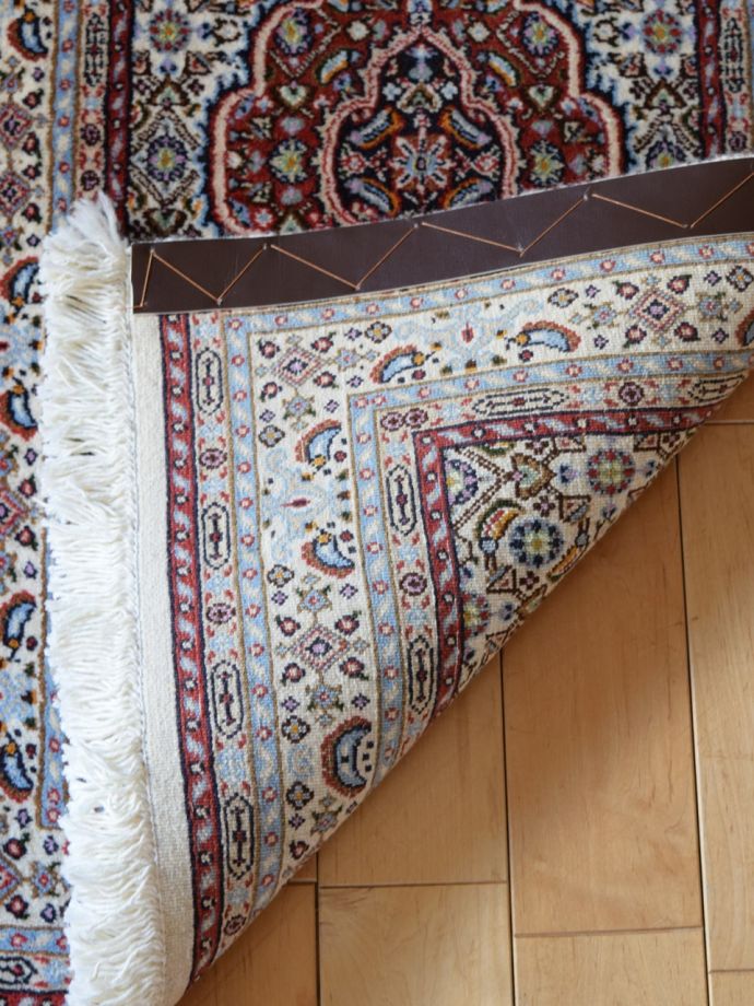 手織り絨毯の裏面