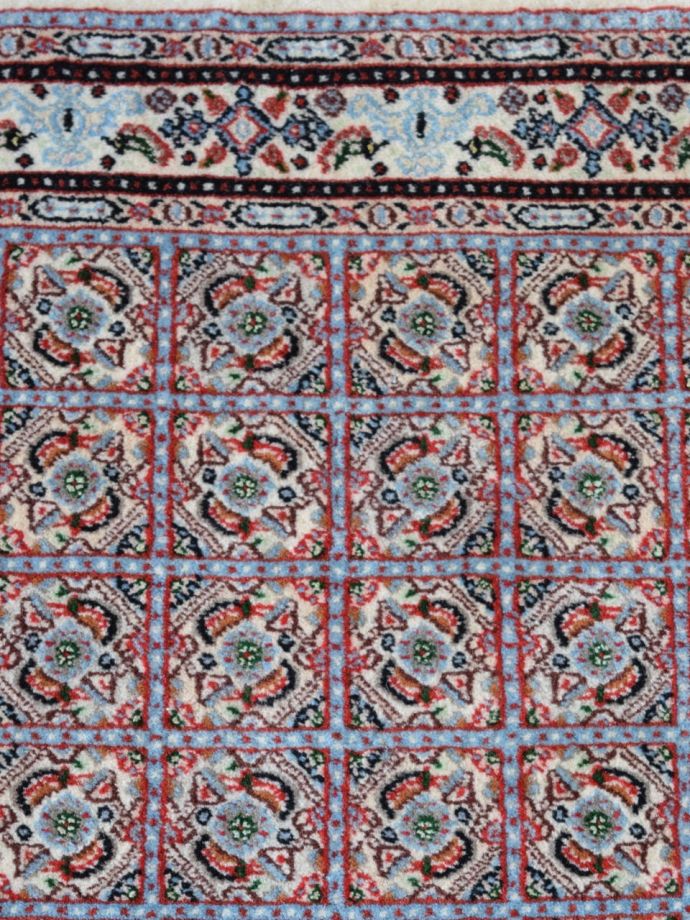 ムートゥの手織り絨毯