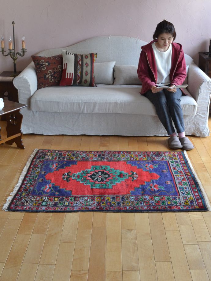 ビンテージのおしゃれな絨毯