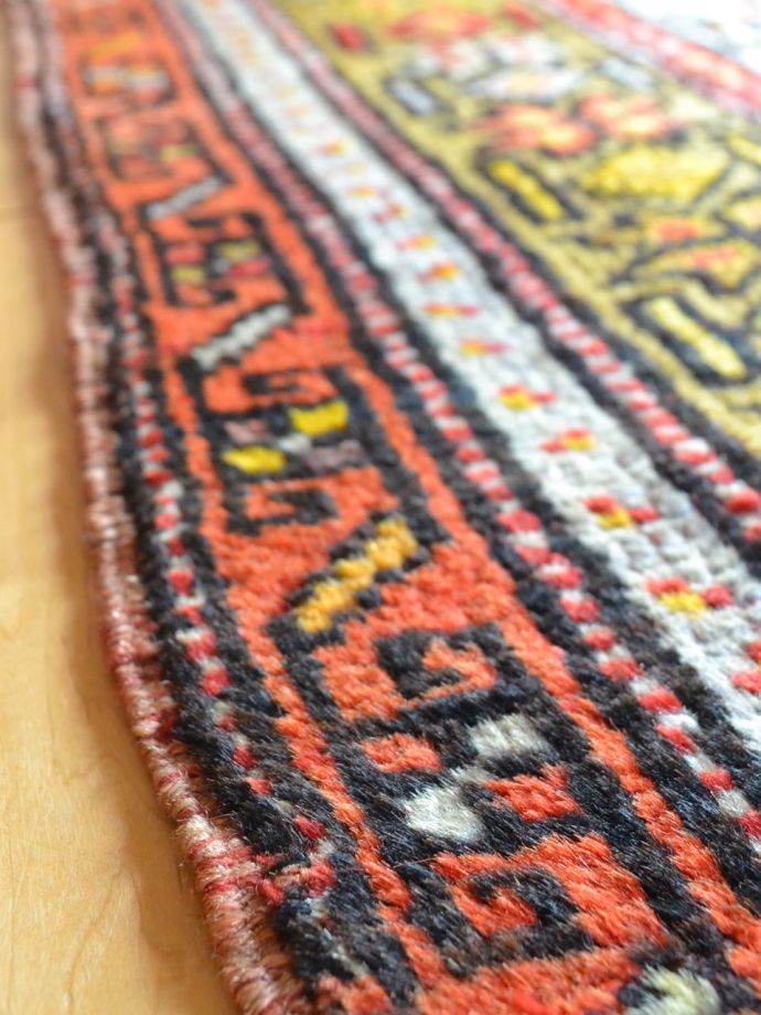 ヴィンテージのトライバルラグ