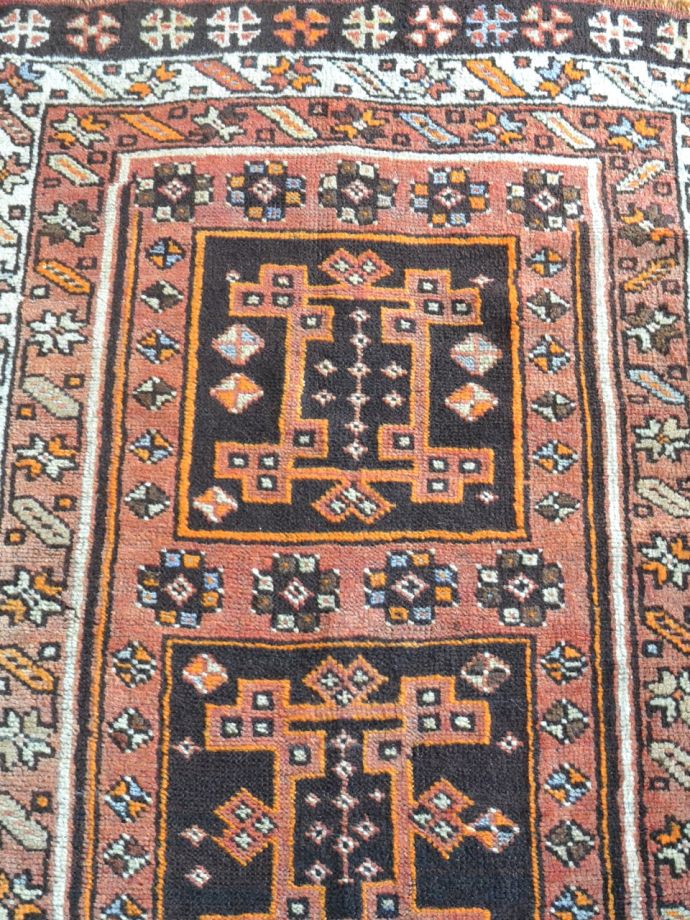 1点もののビンテージ絨毯