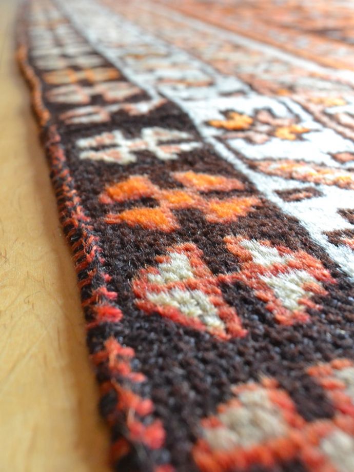 ヴィンテージのトライバルラグ