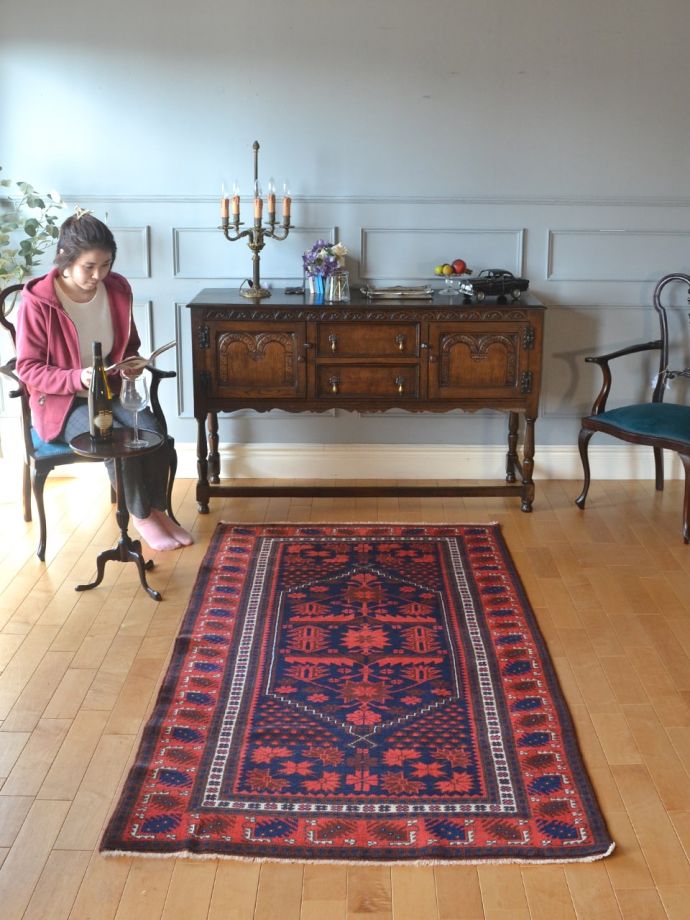 ビンテージのおしゃれな絨毯、色が美しいバルケシルのトライバルラグ(m