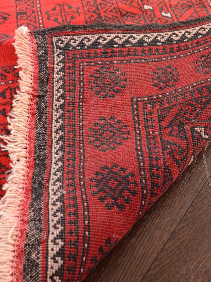 トライバルラグの裏面