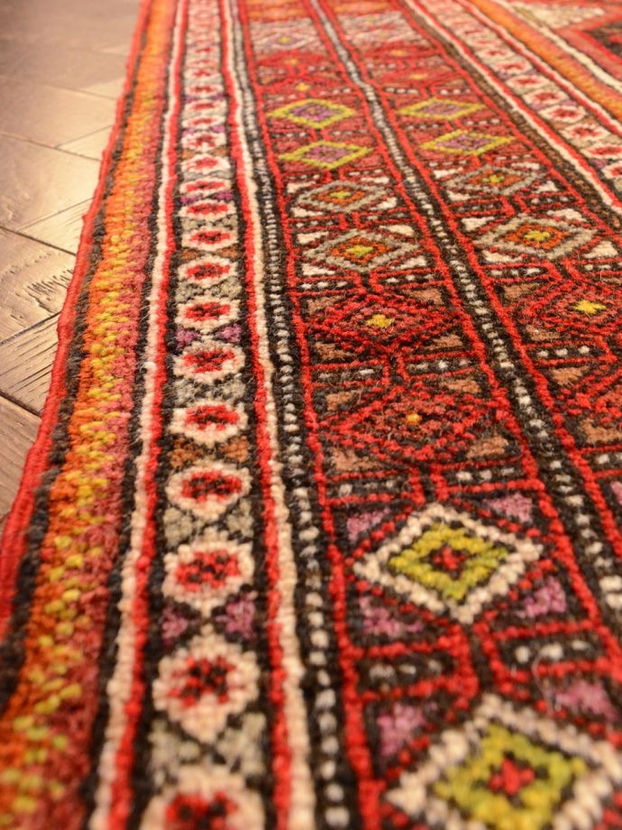 ヴィンテージのトライバルラグ