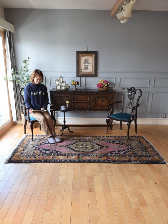 ビンテージのおしゃれな絨毯