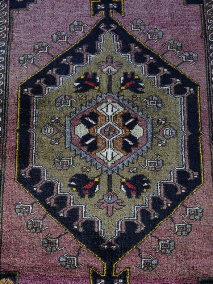 1点もののビンテージ絨毯