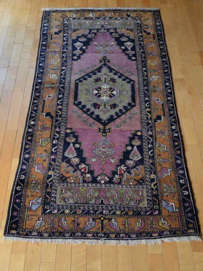 おしゃれなビンテージ絨毯