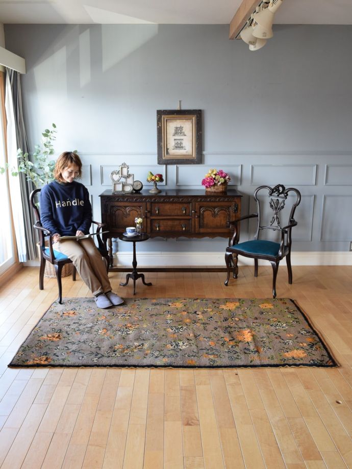 ビンテージのおしゃれな絨毯