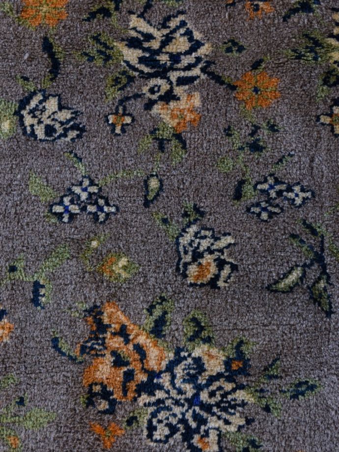 1点もののビンテージ絨毯