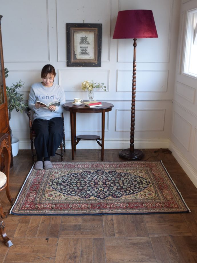 ビンテージのおしゃれな絨毯