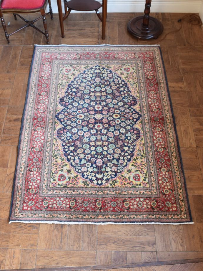 おしゃれなビンテージ絨毯