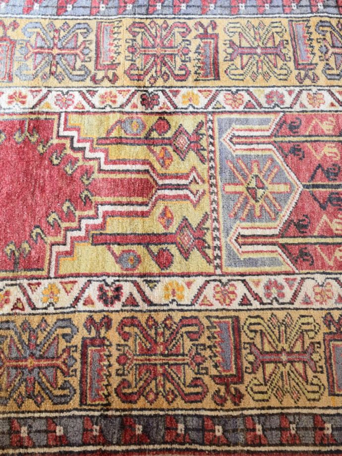 1点もののビンテージ絨毯