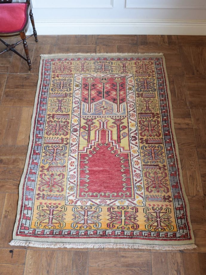 おしゃれなビンテージ絨毯