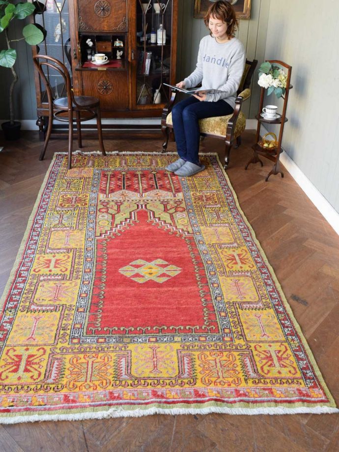 ビンテージのおしゃれな絨毯