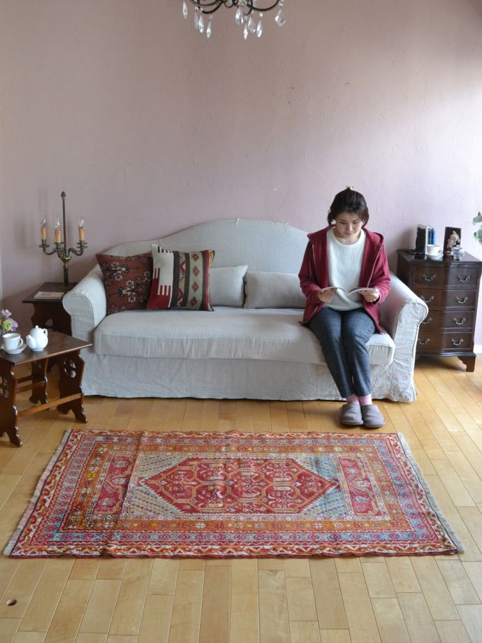 ビンテージのおしゃれな絨毯