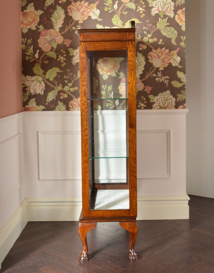 アンティークのキャビネット　アンティーク家具　英国スタイルのアンティーク家具、和室にもオススメのショーケース（ガラスキャビネット）。サイドもガラス貼りが涼しげでスッキリしています。(m-517-f)
