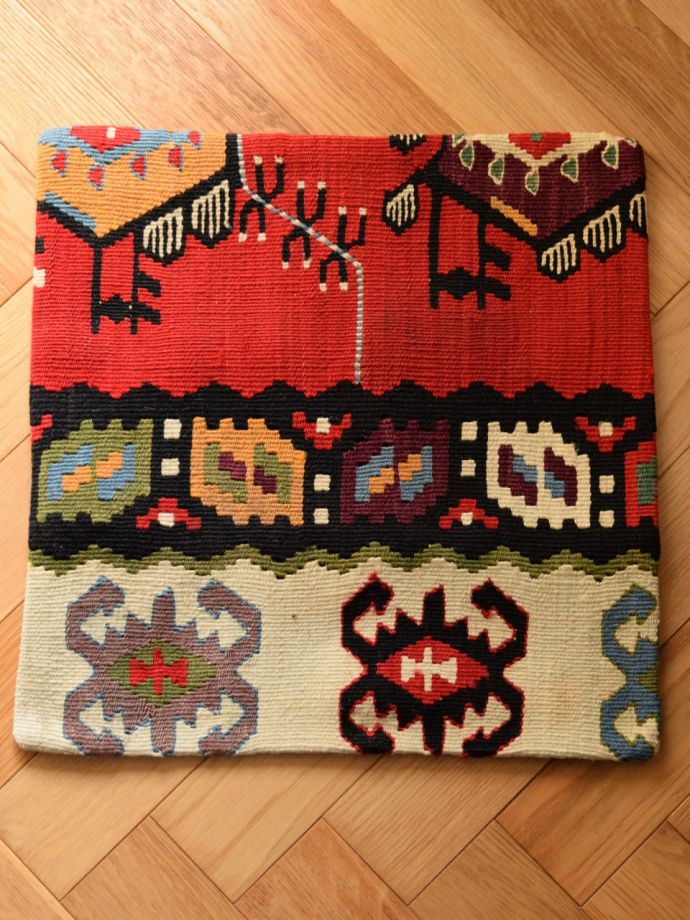 オールドキリムのクッションカバー、羊の角(ram's horn) モチーフの